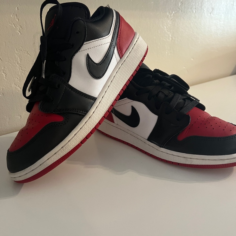 Nike Kids Sneakers in Black, White, and Red